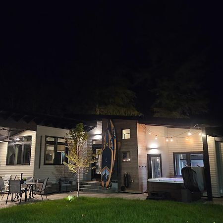 Luxe Lake Cabin Hot Tub Grill Firepit Ev Charger Onalaska Eksteriør bilde