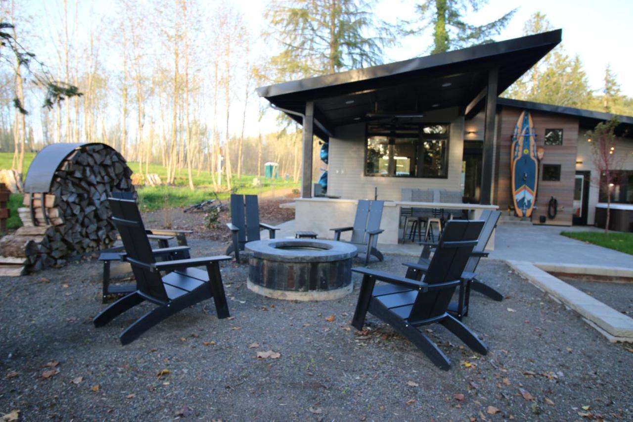 Luxe Lake Cabin Hot Tub Grill Firepit Ev Charger Onalaska Eksteriør bilde